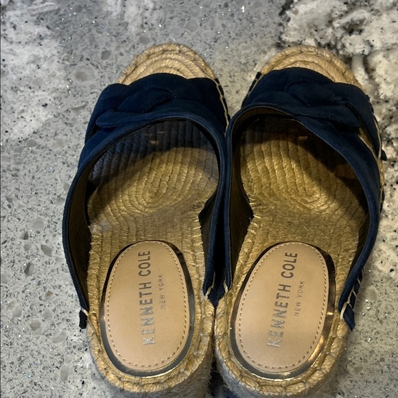 NWOB KENNETH COLE NEW YORK Women's Navy 1-1/2" Platform Olivia Swirl Mules 6 - Picture 6 of 7